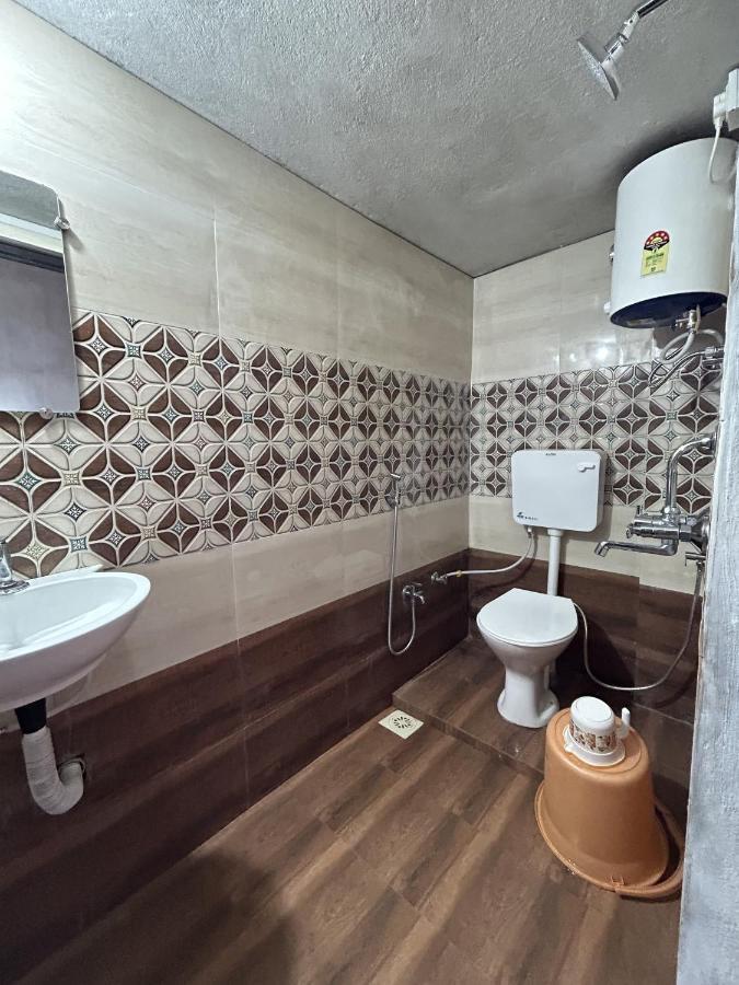Hotel Shri Kunj ウッジャイン エクステリア 写真