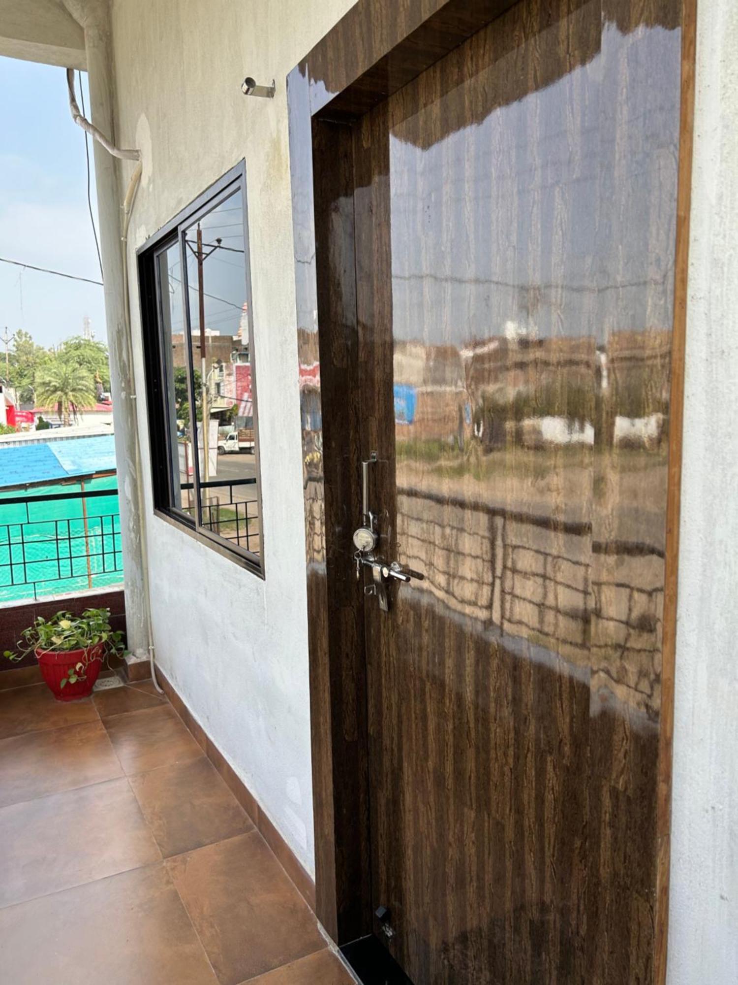 Hotel Shri Kunj ウッジャイン エクステリア 写真